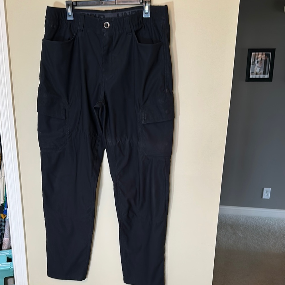 Under Armour Black Cargo Pants Tailored Fit